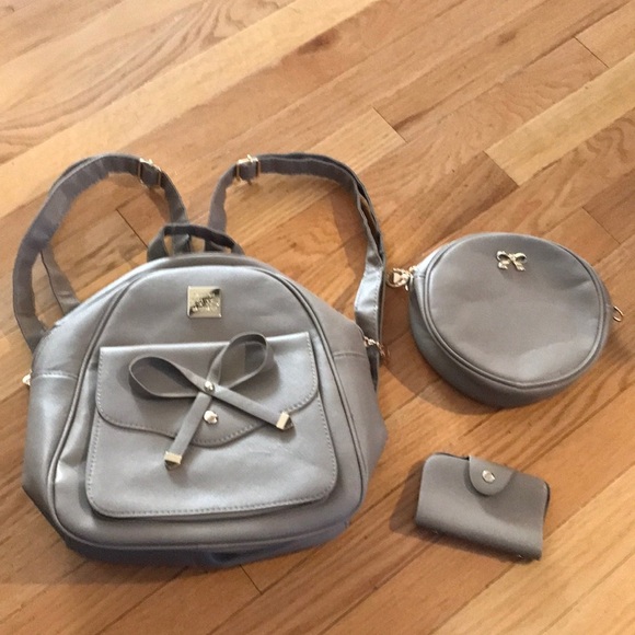 3 piece set backpack with photo/card holder and bag - Picture 1 of 5